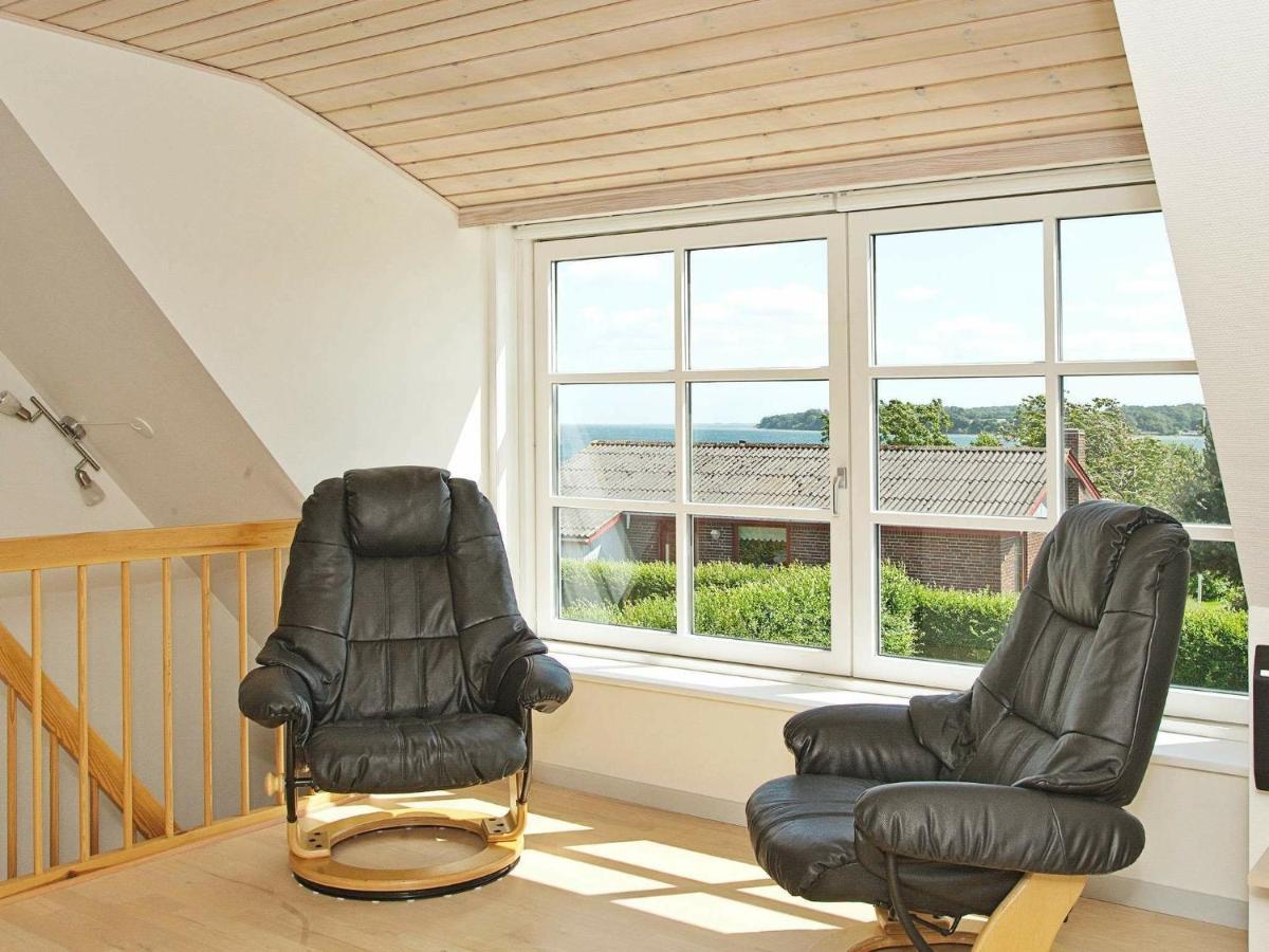 6 Person Holiday Home In Hejls Номер фото